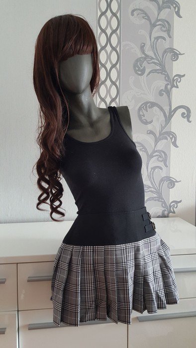 Toller kurzer Faltenrock Old School mit Schnallen Schwarz Grau L 40 Karo Neu