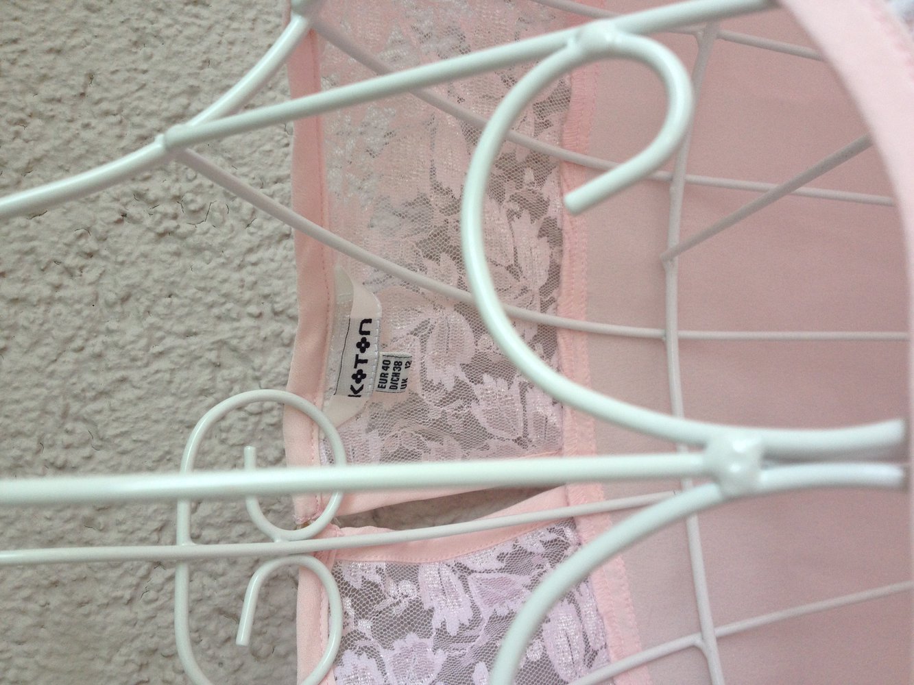 Süßes Shirt mit Spitze von Koton