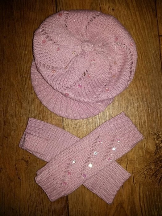 Mütze und Handwärmer von Charles vögele