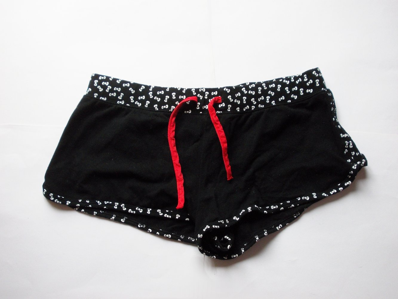 Schlafshorts Shorts Hotpants Hello Kitty 38/40 M von H&M schwarz rot weiß kurz Schlafhose