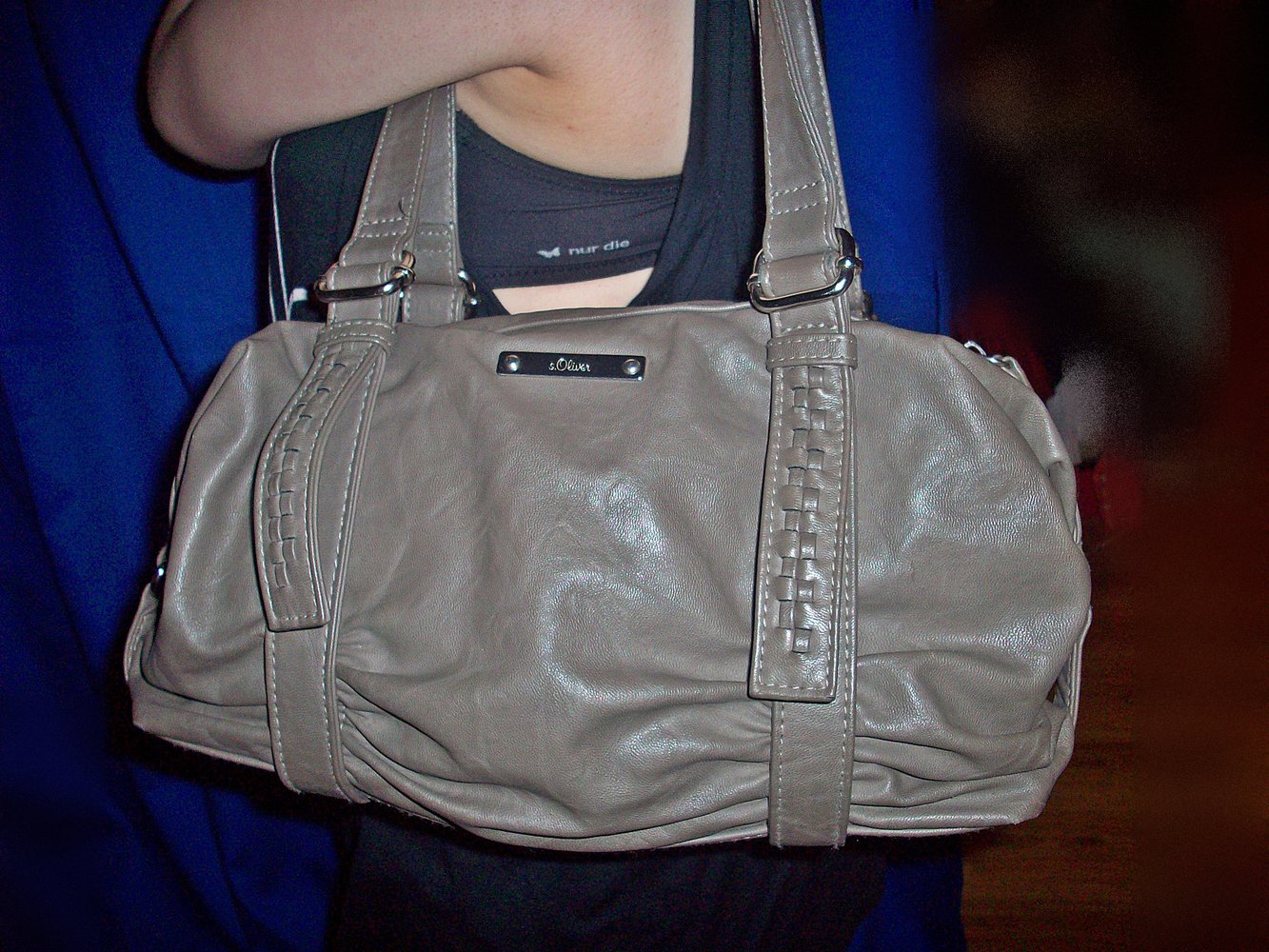 Tolle Kleine Damen Handtasche by S.Oliver  Farbe grau 