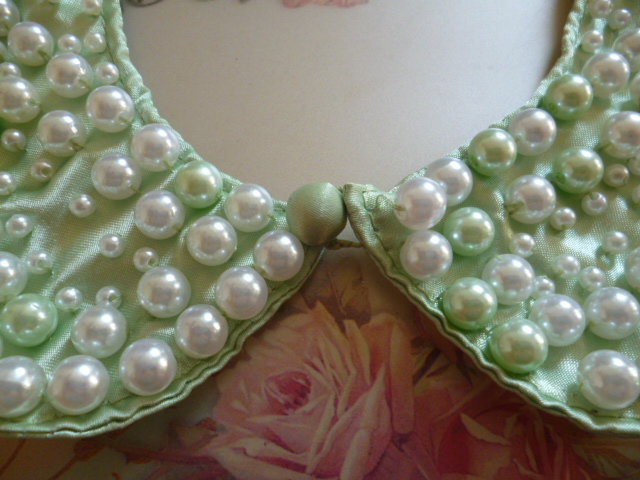 Mintgrüner Perlen Kragen