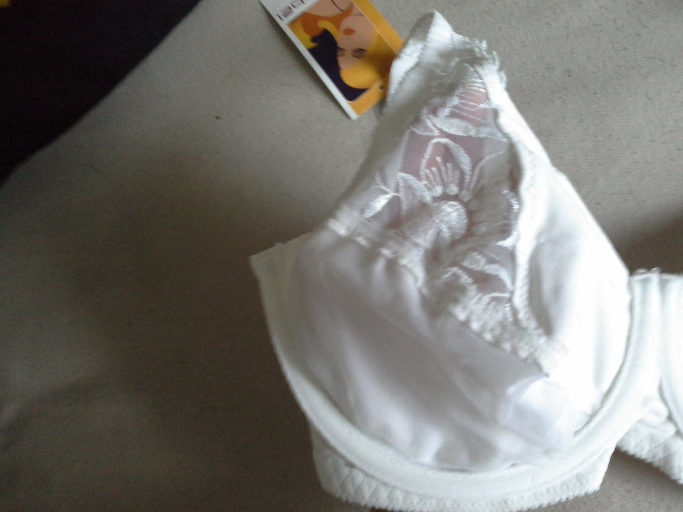 weißer seidiger BH von Rebel 75 DD