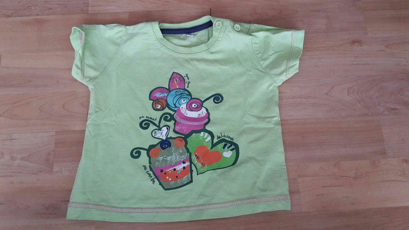 T- Shirt in Größe 74