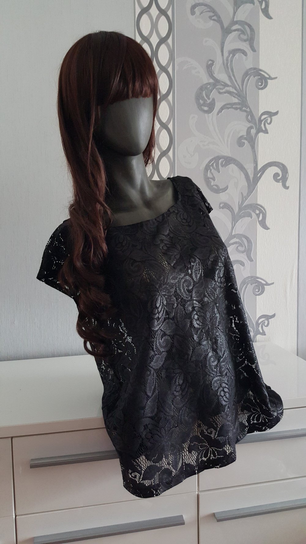 Schwarzes Spitzen Oberteil hinten kleiner goldfarbener Reißverschluss XL 44 46 auch Oversize