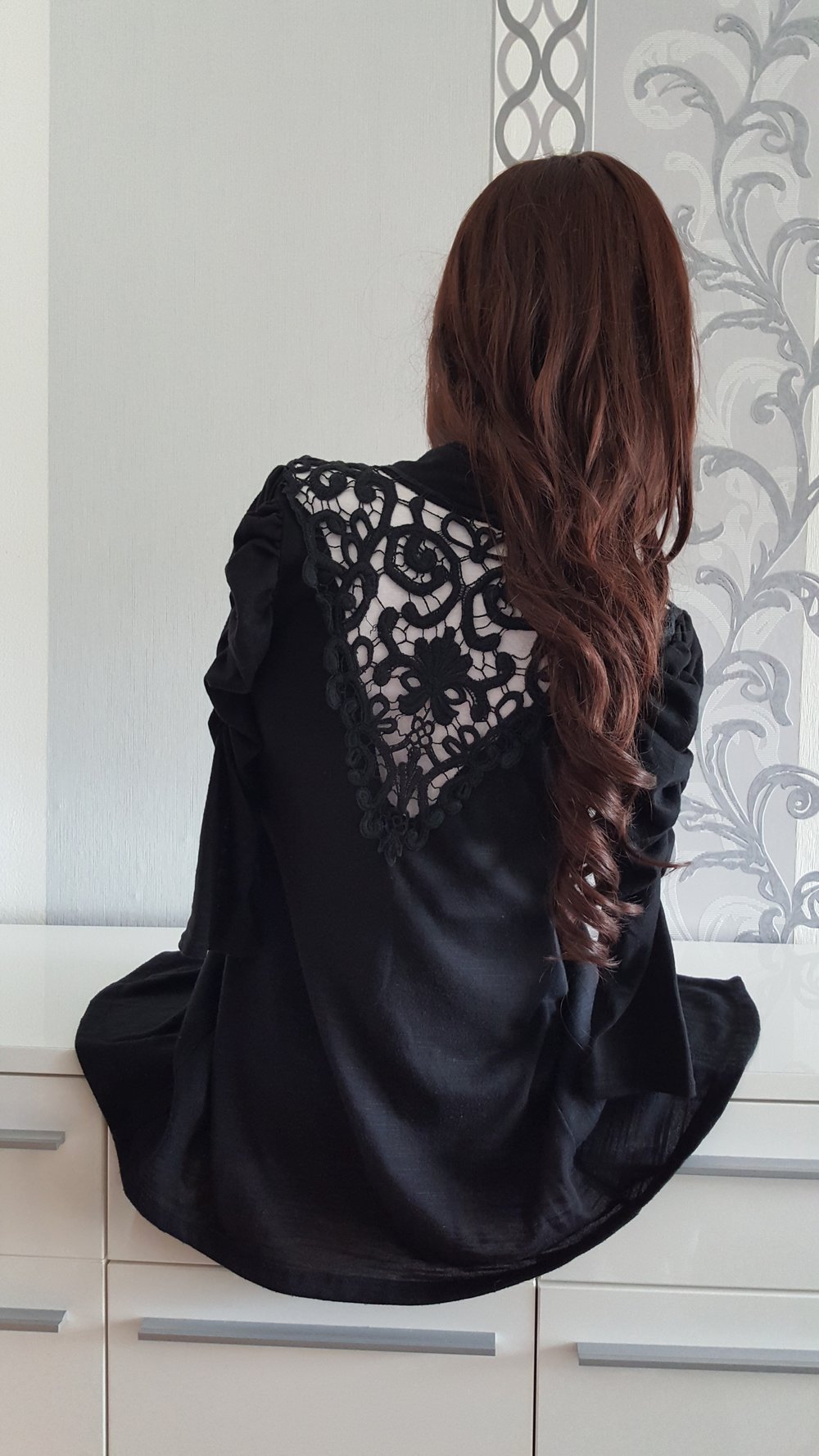 Cardigan lang schwarz mit Spitzen Hinten Strick ausgez. S 36 auch M 38