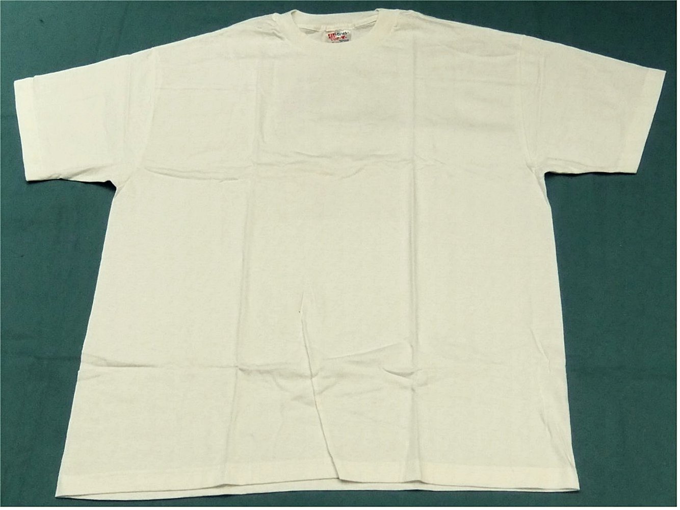 2 Stück T-Shirt weiß - NEU / OVP - Mit Bild von Frau L'Oréal auf dem Rücken - Größe XL ( 46 - 48 ) - 100 % Baumwolle