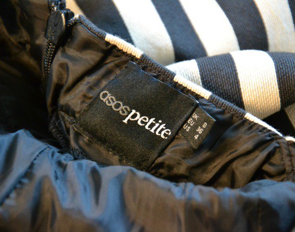 Beliebtes Asos Petit Ballon Kleid Streifen nude beige schwarz gestreift Cut Out Rücke 34 XS NEU