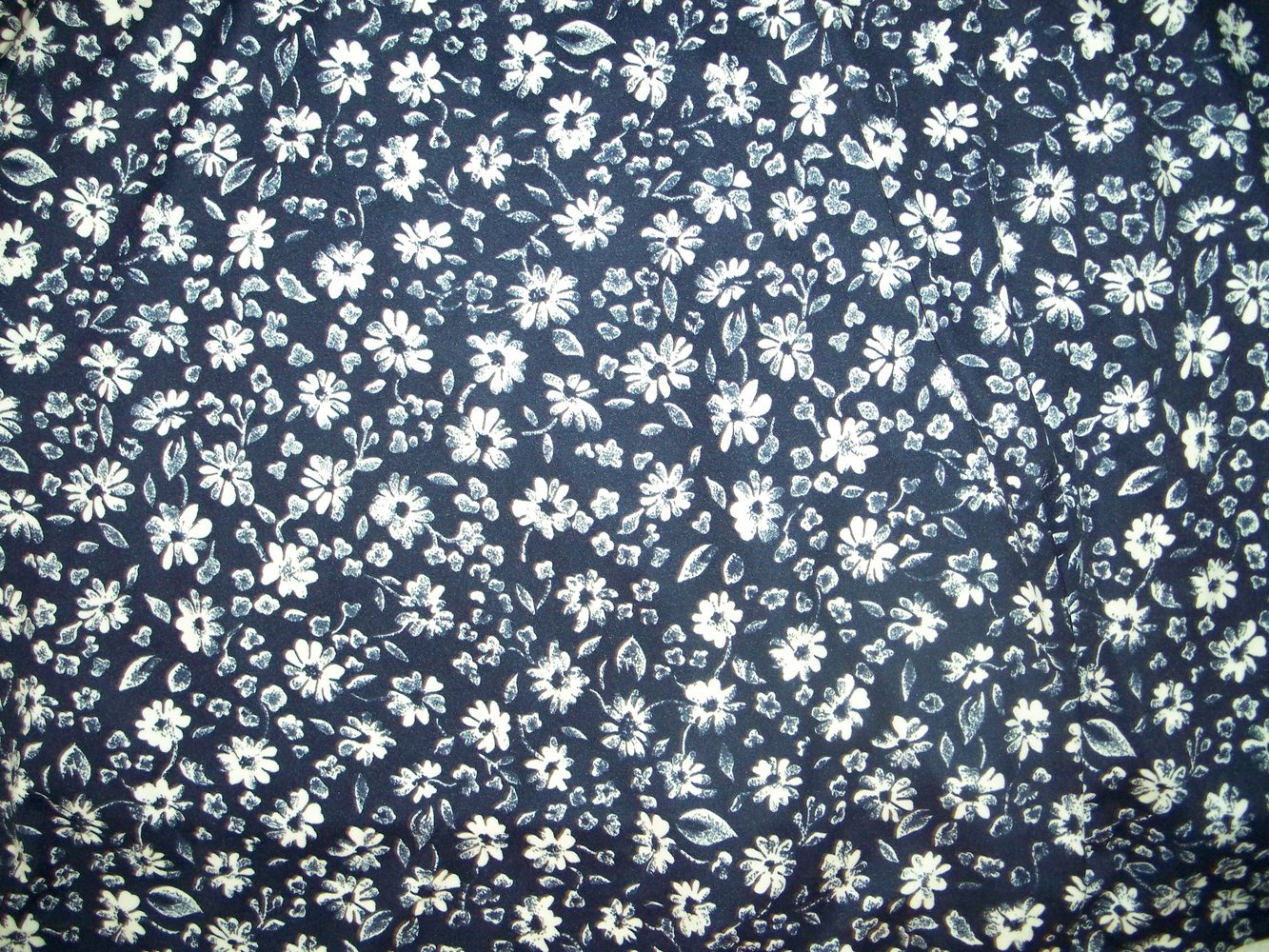 VINTAGE// Dunkelblau-weiß gemusterter Midirock mit Blumen high-waist Gr. 40/ 42