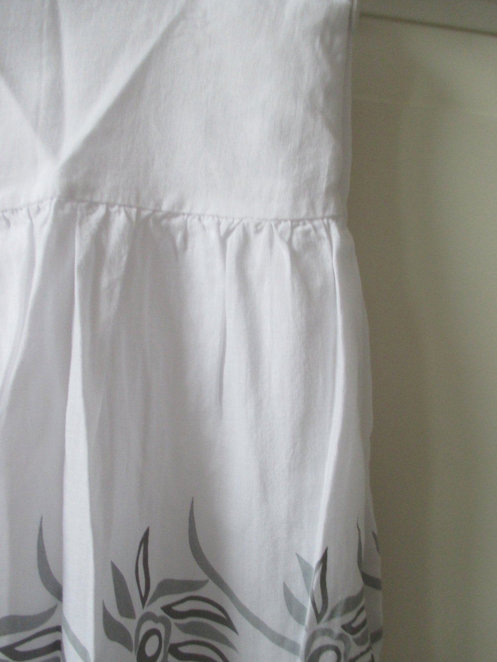 Velvet Kitten, weißer Rock mit grauen Bordüren und Print, hoher Bund, Gr. S, 100 % Baumwolle, gefüttert