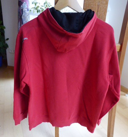 Roter Hoodie mit Applikation
