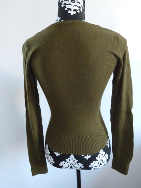 grüner / khaki Pullover, V-Ausschnitt, Größe 32 / 34 / 36