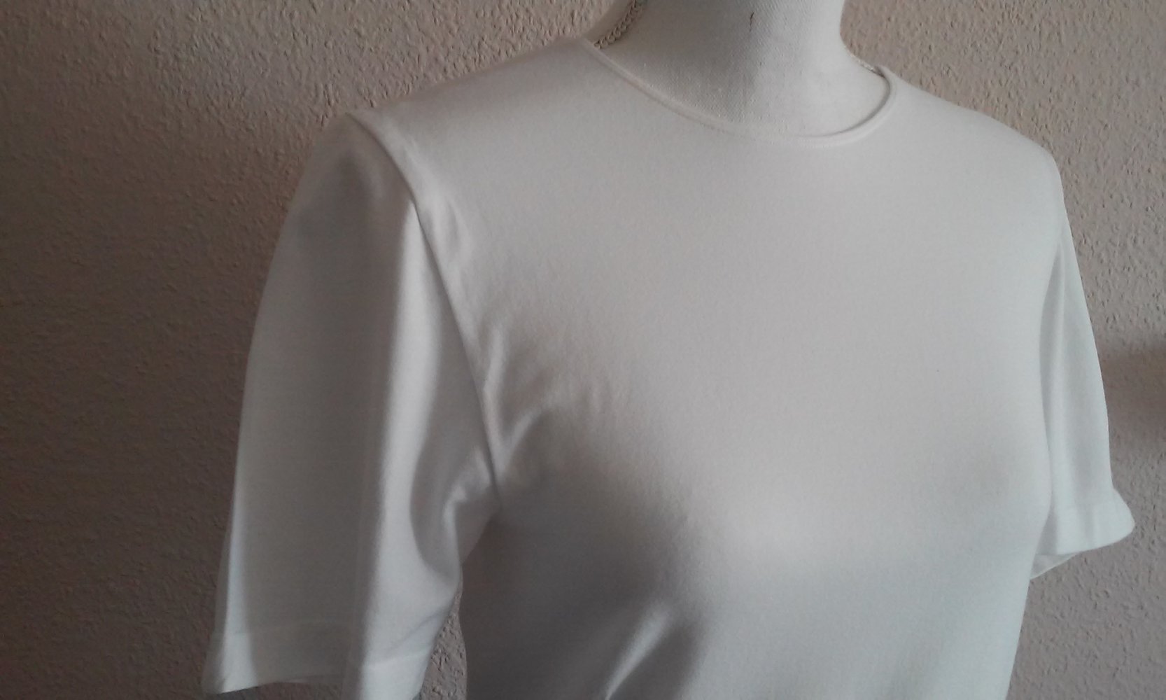 T-Shirt Shirt Pulli Sommerpulli Unterzieher Rundhals weiß, eng anliegend/Fogurbetont