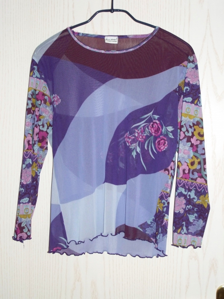 Transparentes Shirt mit Rosen im 70er-Vintage-Style Gr. 36/ 38