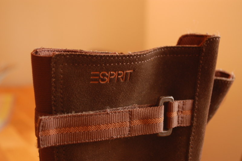 sportliche, braune Stiefel ohne Absatz