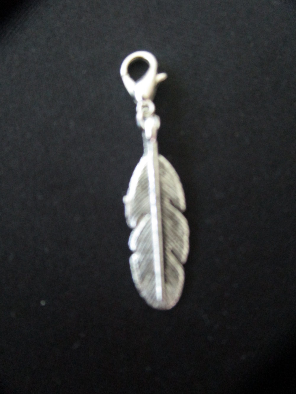 Charmsanhänger Feder NEU