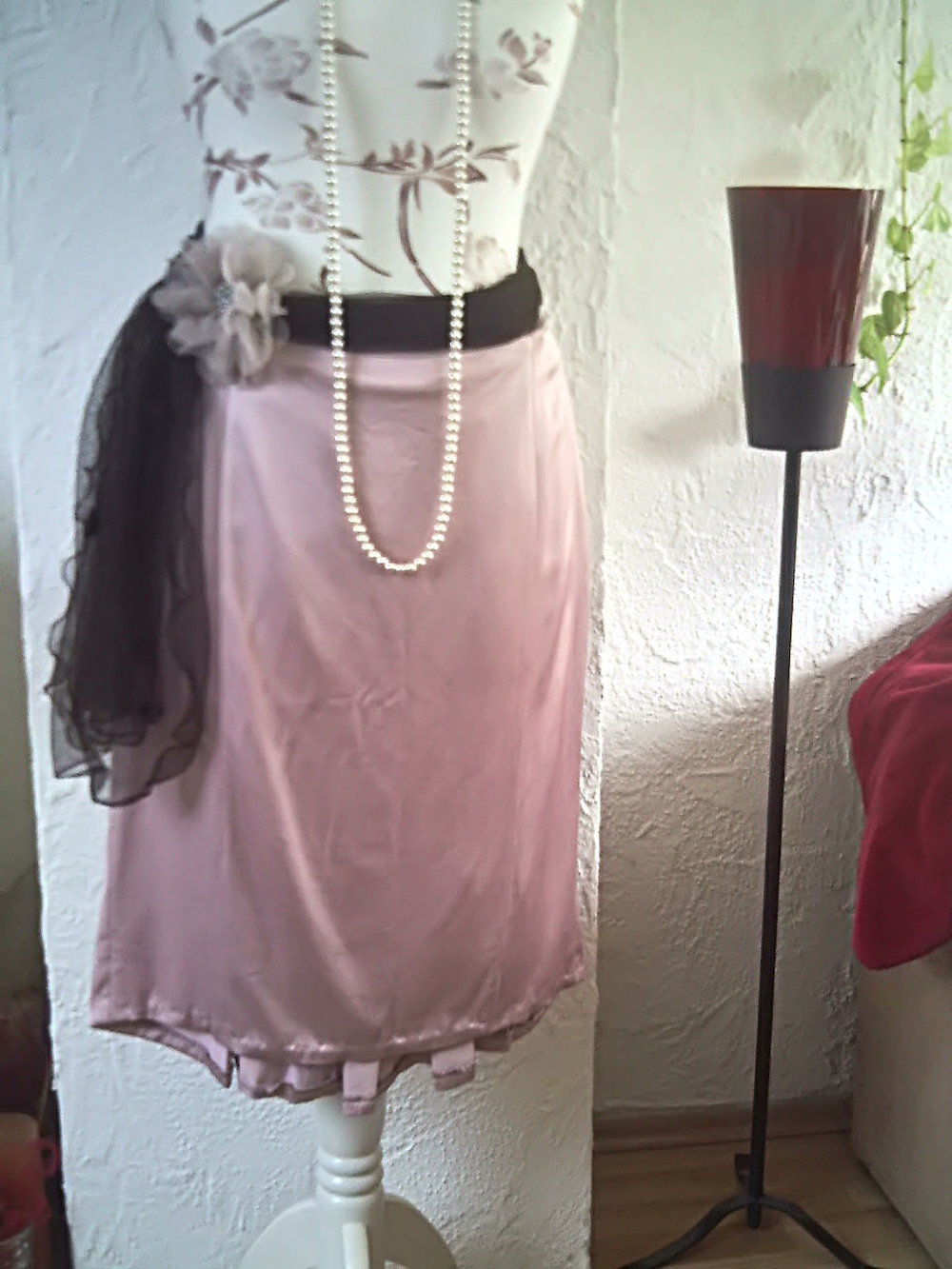 Pudernude Satinrock Romance von Zara 40/42