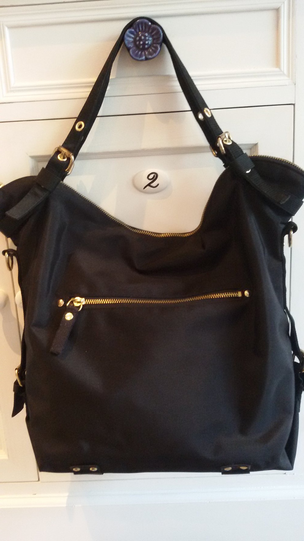 George Gina & Lucy Tasche - Valley Elly 