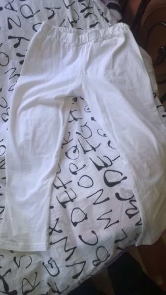 weiße dreiviertel leggins