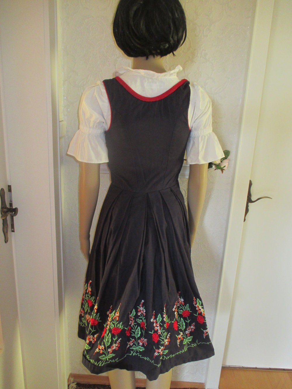 Granny VINTAGE Nostalgie Brauchtum Folklore Trachten Stickerei Volks- Oktoberfest Dirndl Kleid 