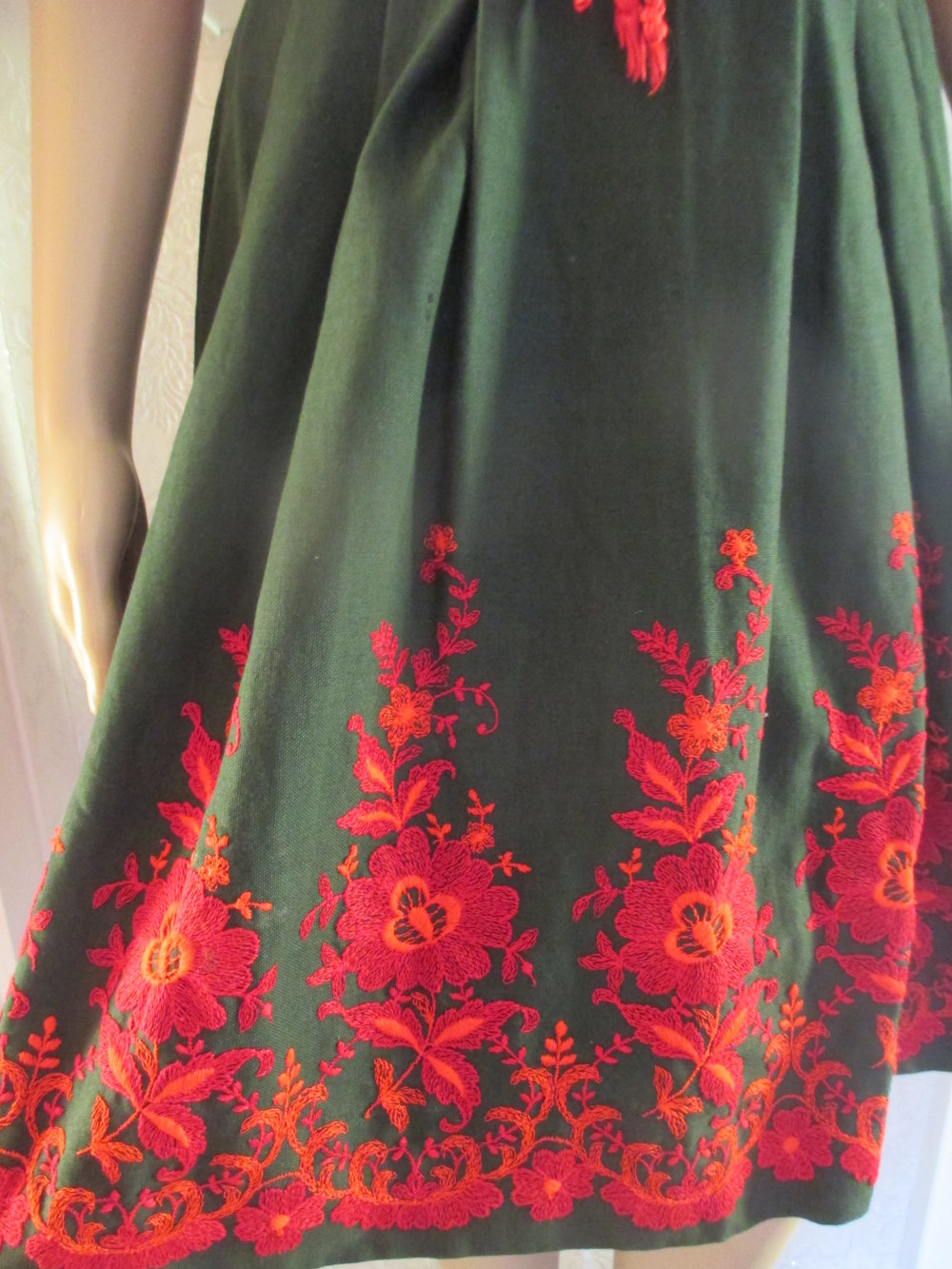 Original Granny VINTAGE * Nostalgie * Brauchtum * Folklore * Trachten * Blüten- Ranken- Stickerei * Volks * Oktoberfest * Dirndl * Kleid 