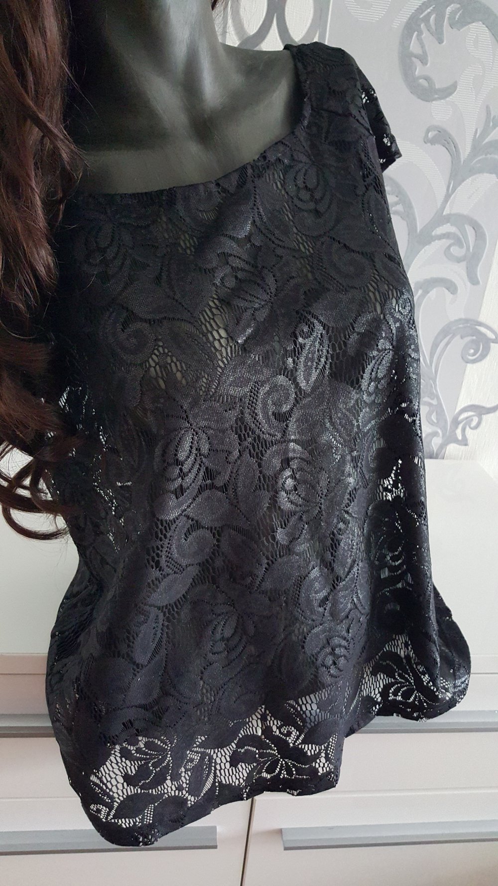 Schwarzes Spitzen Oberteil hinten kleiner goldfarbener Reißverschluss XL 44 46 auch Oversize