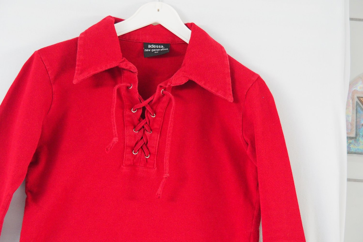 Cooles Oberteil mit Kragen und Schnürung