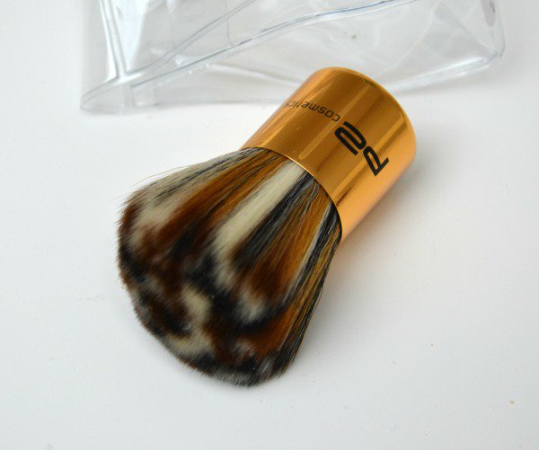 P2 Beauty goes Safari Fake Leo Kabuki weicher Pinsel Limited Edition limitiert gold NEU