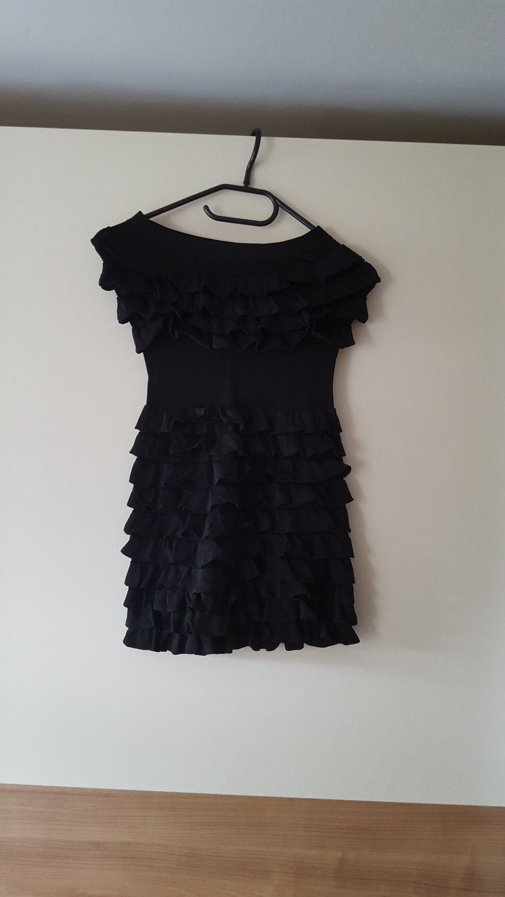 Schwarzes Minikleid oder Longtop