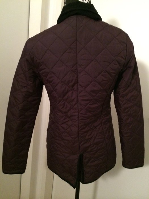 Steppjacke Steppmantel Übergang lila violett purpur Gehschlitz