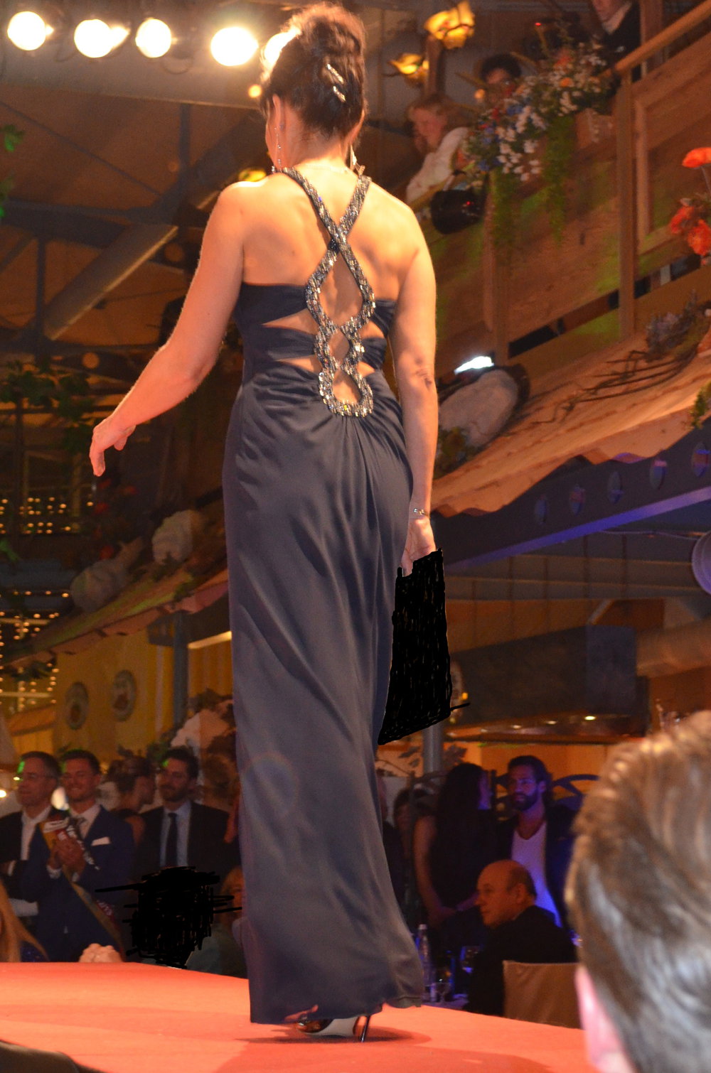 Dunkelblaues Abendkleid