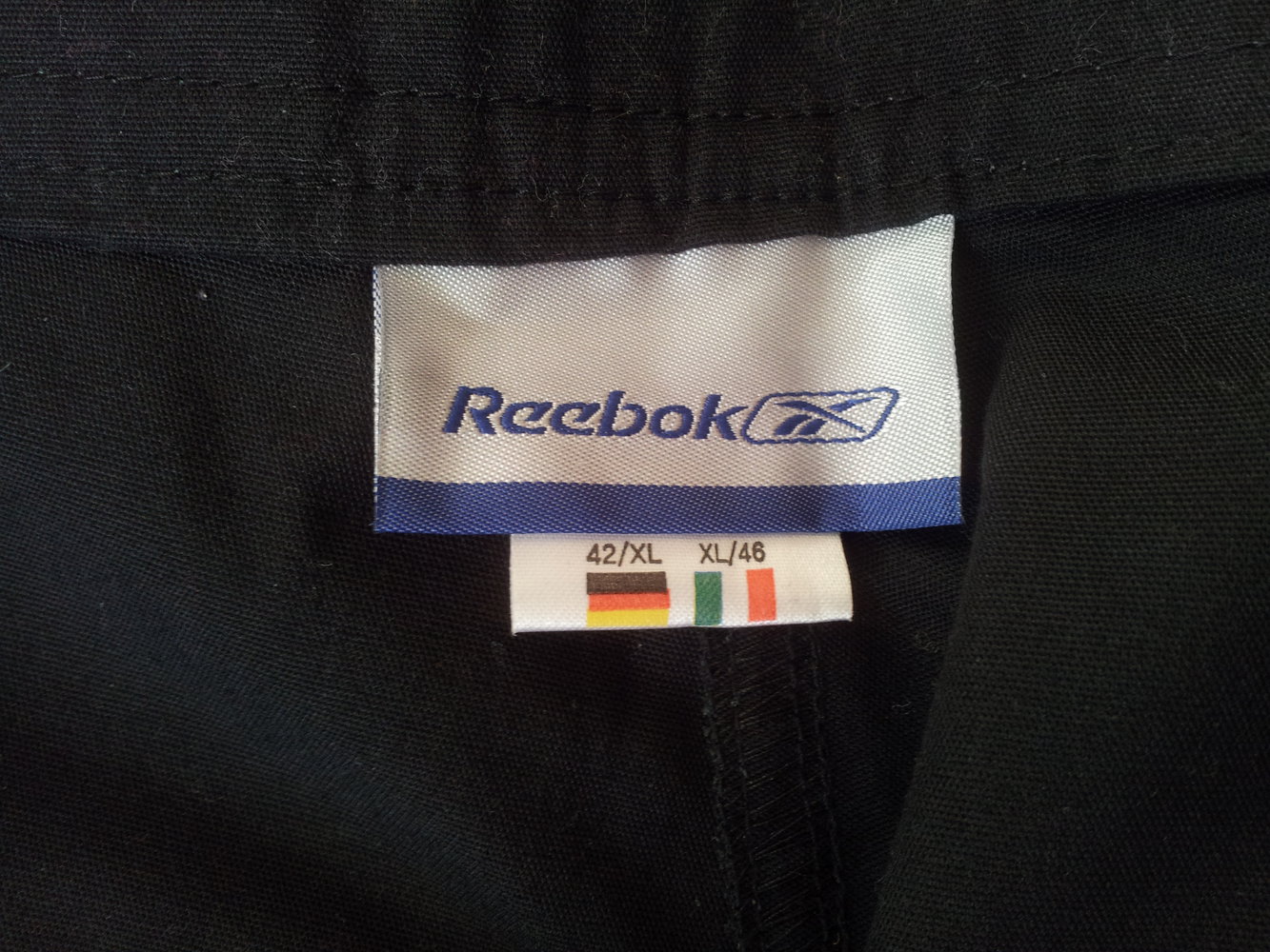  Hose Capri Shorts Bermuda Reebok schwarz Gr. 42 