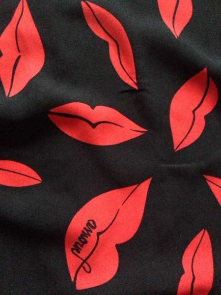 Kleid Lips Lippen Hallhuber ausverkauft