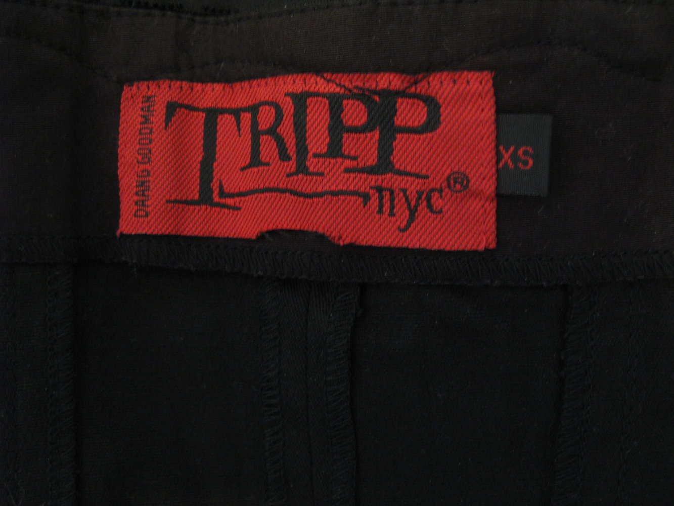 Tripp NYC Neckholder Corsage in schwarz mit Häkchenverschluss und Nadelstreifen in weiß und rot Gr. XS 34