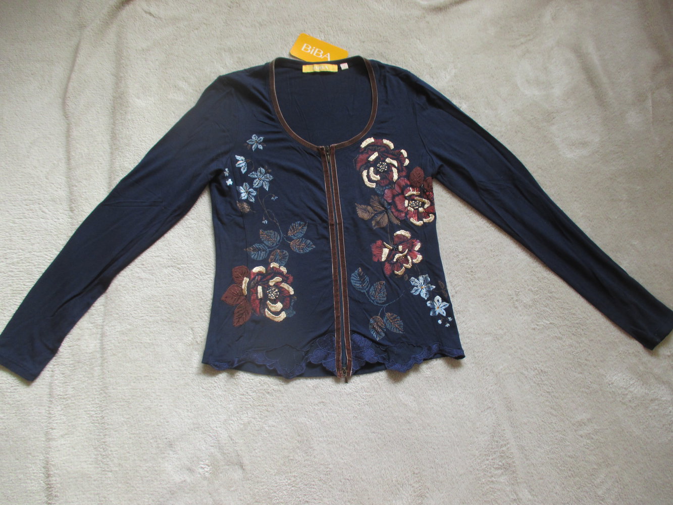 NEU * Blumen * Blüten * Flower * Glitzer Perlen Stickerei * Spitzen * Samt * Longsleeve T- Shirt * Jäckchen * Cardigan 