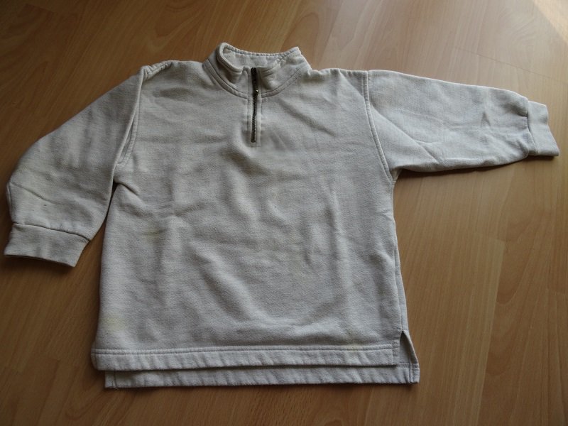 Grauer Pulli mit Reißverschluss Gr. ca. 98/104