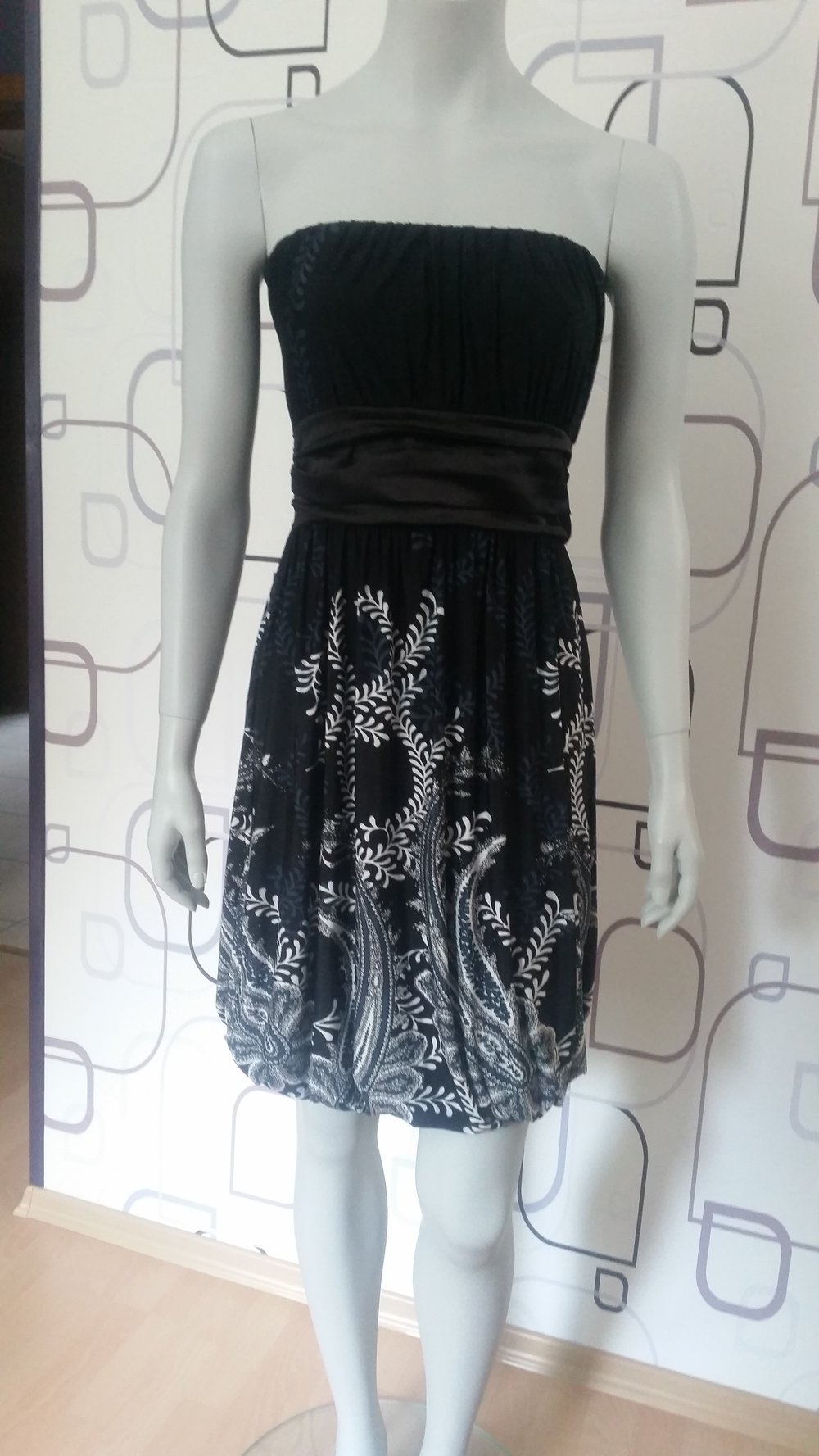 Bondeaukleid mit Mustern