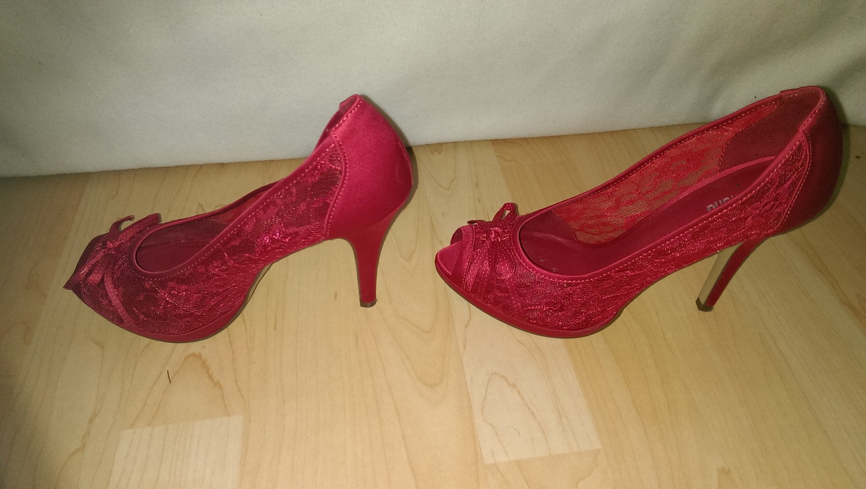 *NEU* High Heels / Peeptoes, rot mit Spitze, Größe 37