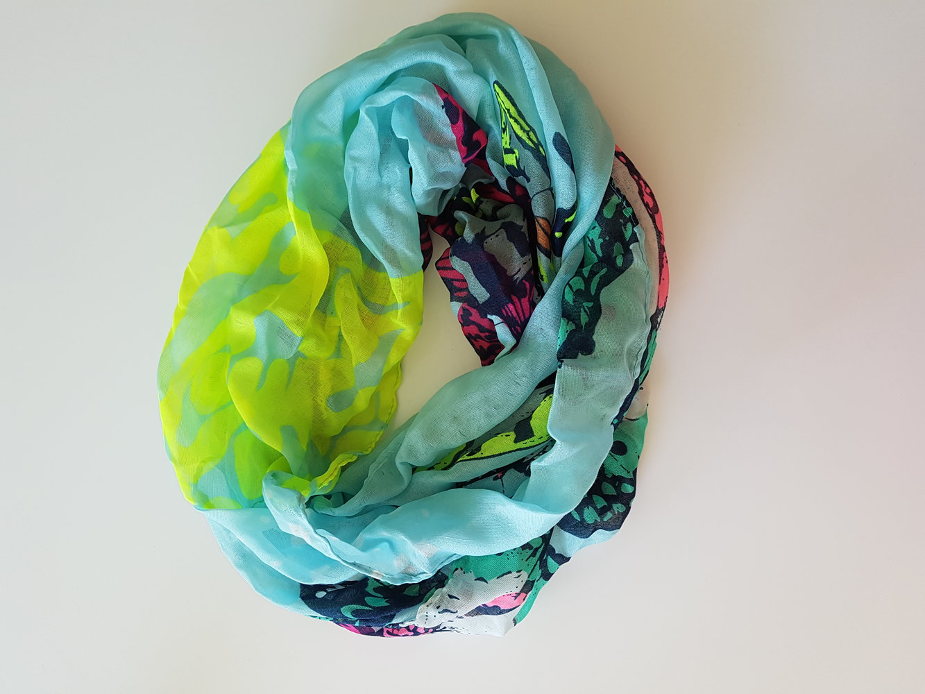 leichter bunter Loopschal - neu