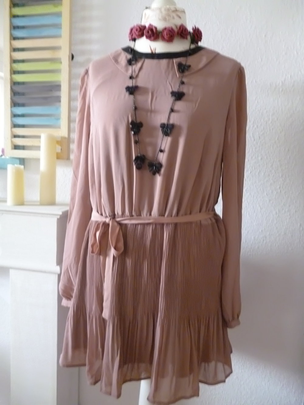 Plissee Kunstlederkragen Chiffonkleid 42