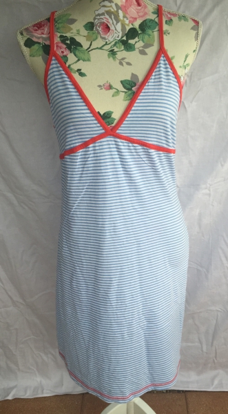 Gestreiftes Sommerkleid