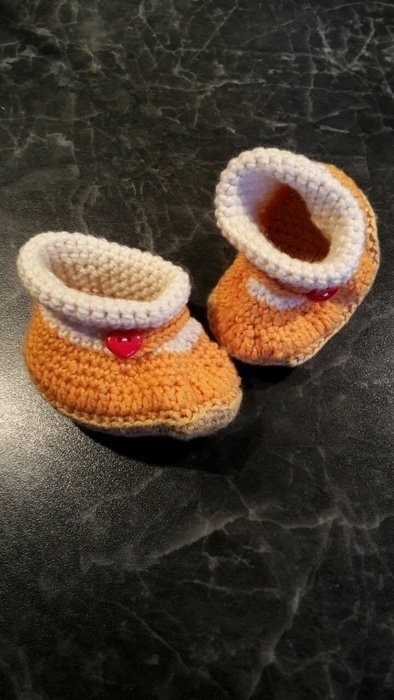 Süße Häkelschuhe (Länge 9 cm)