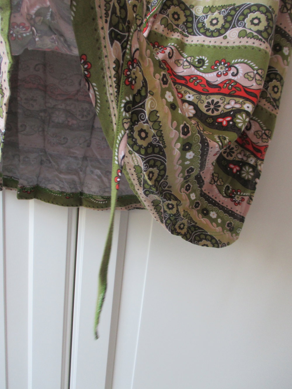 Mehrfarbiger Viskose Rock mit Bindegürtel, Gr. 36 