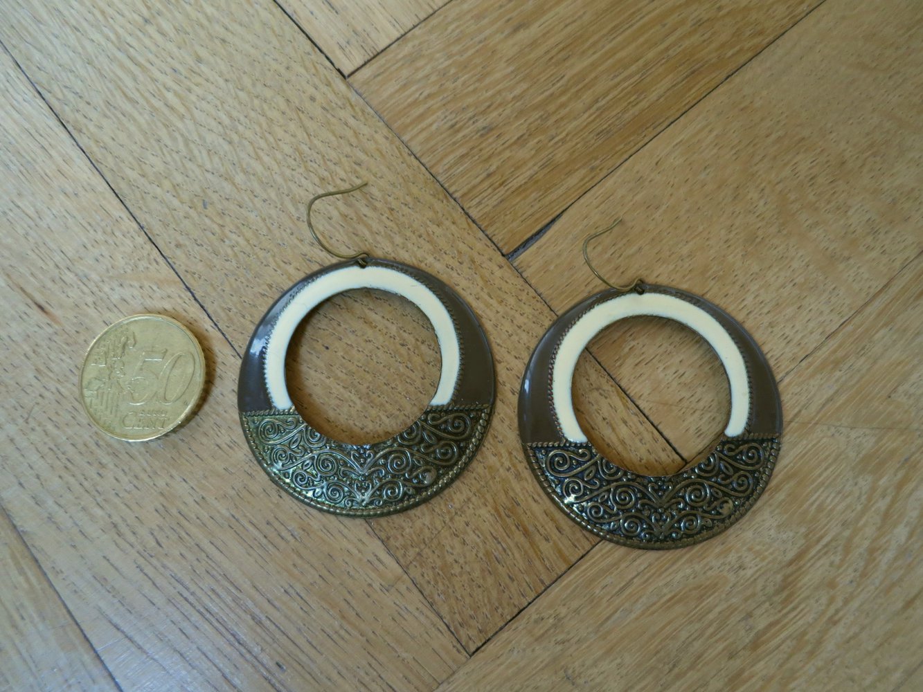 Runde Ohrhänger/Ohrringe mit schönen Muster