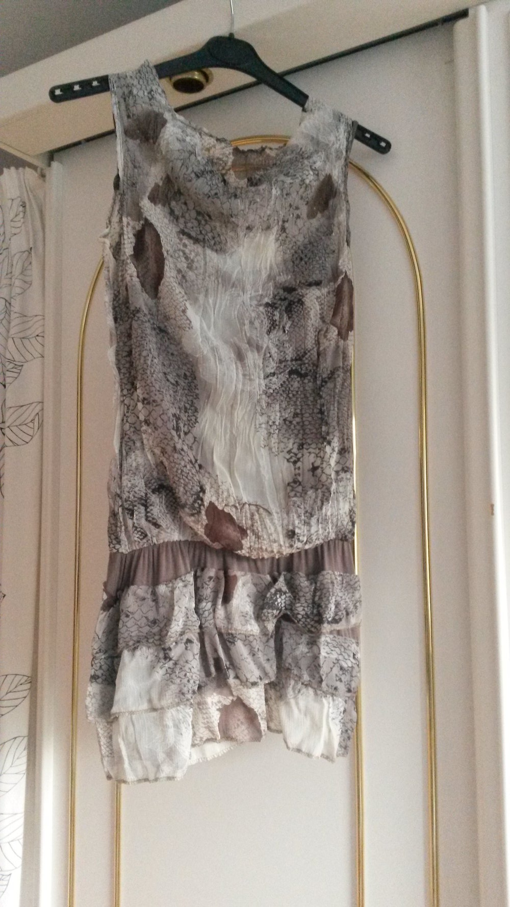 Kleid mit Wasserfallkragen Gr. 34/36