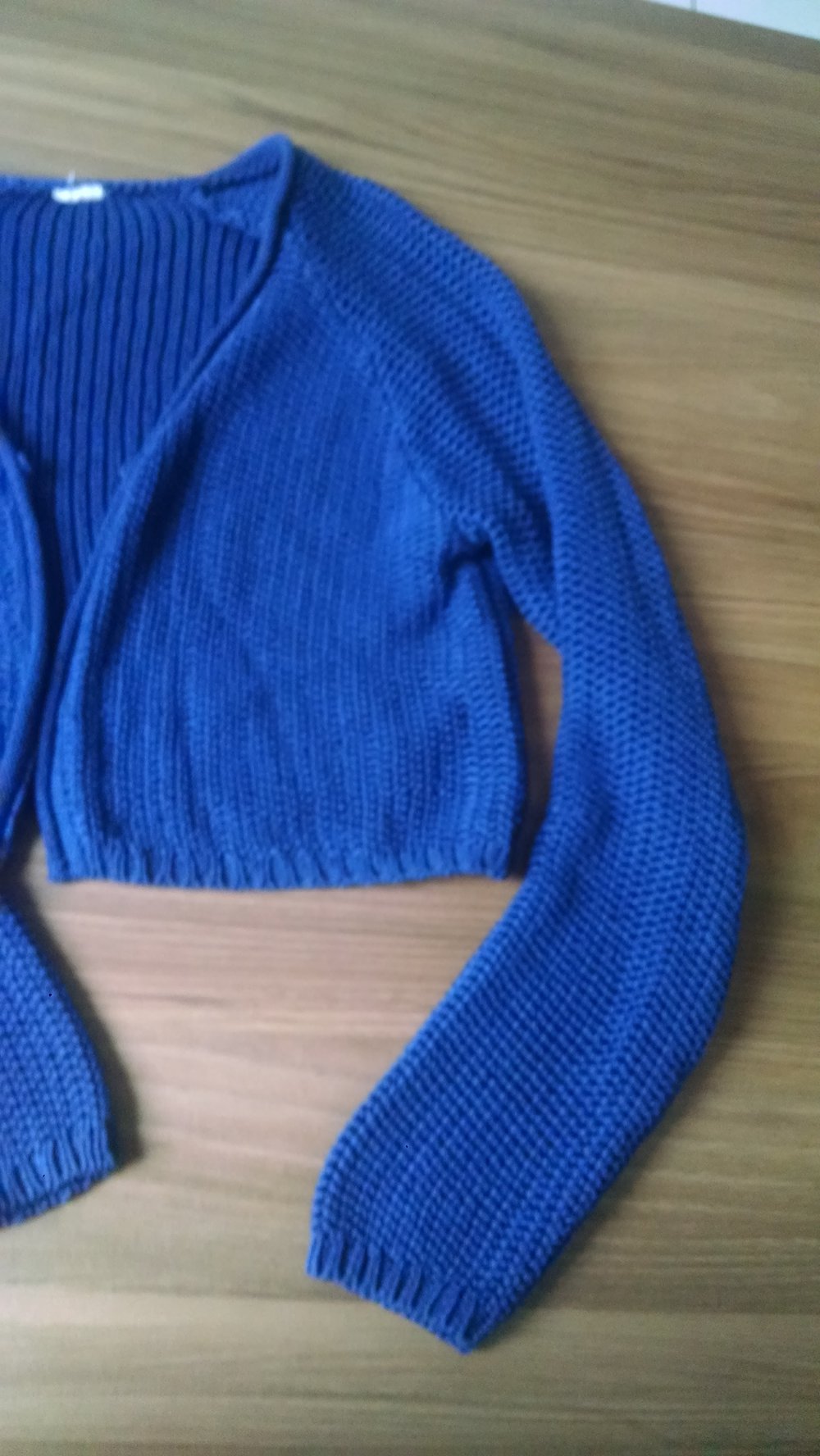 Warme Bolero-Strickjacke in mittelblau