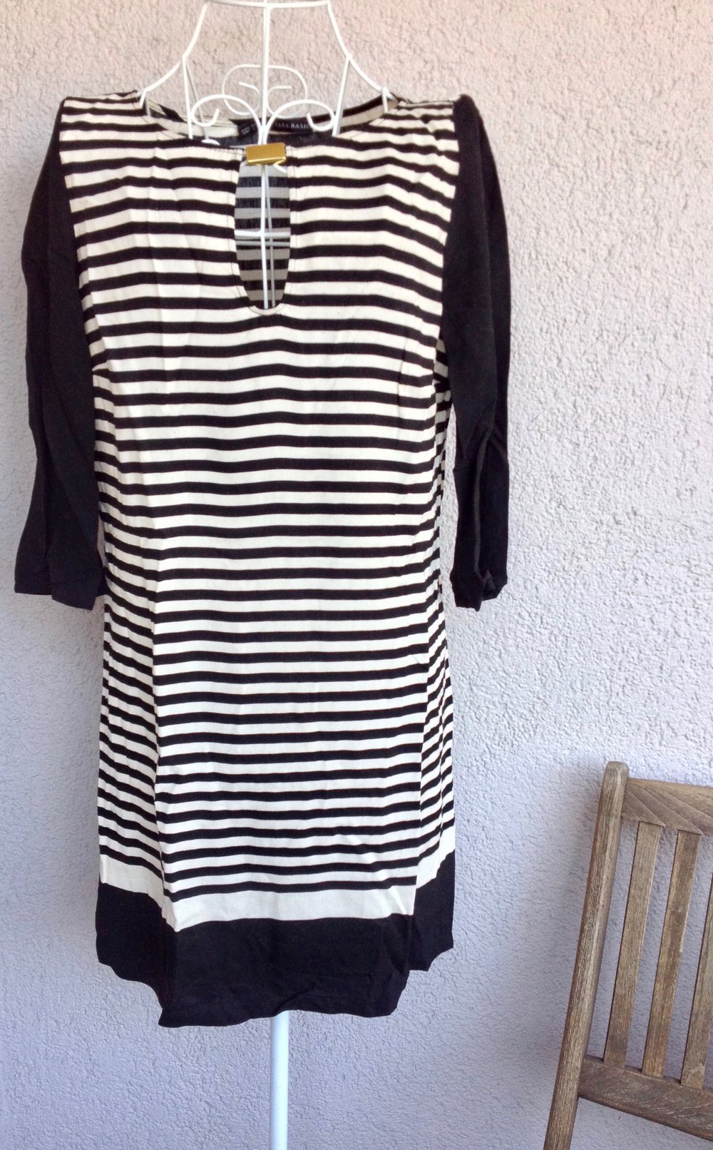 Wunderschönes Kleid mit Streifenmuster von Zara