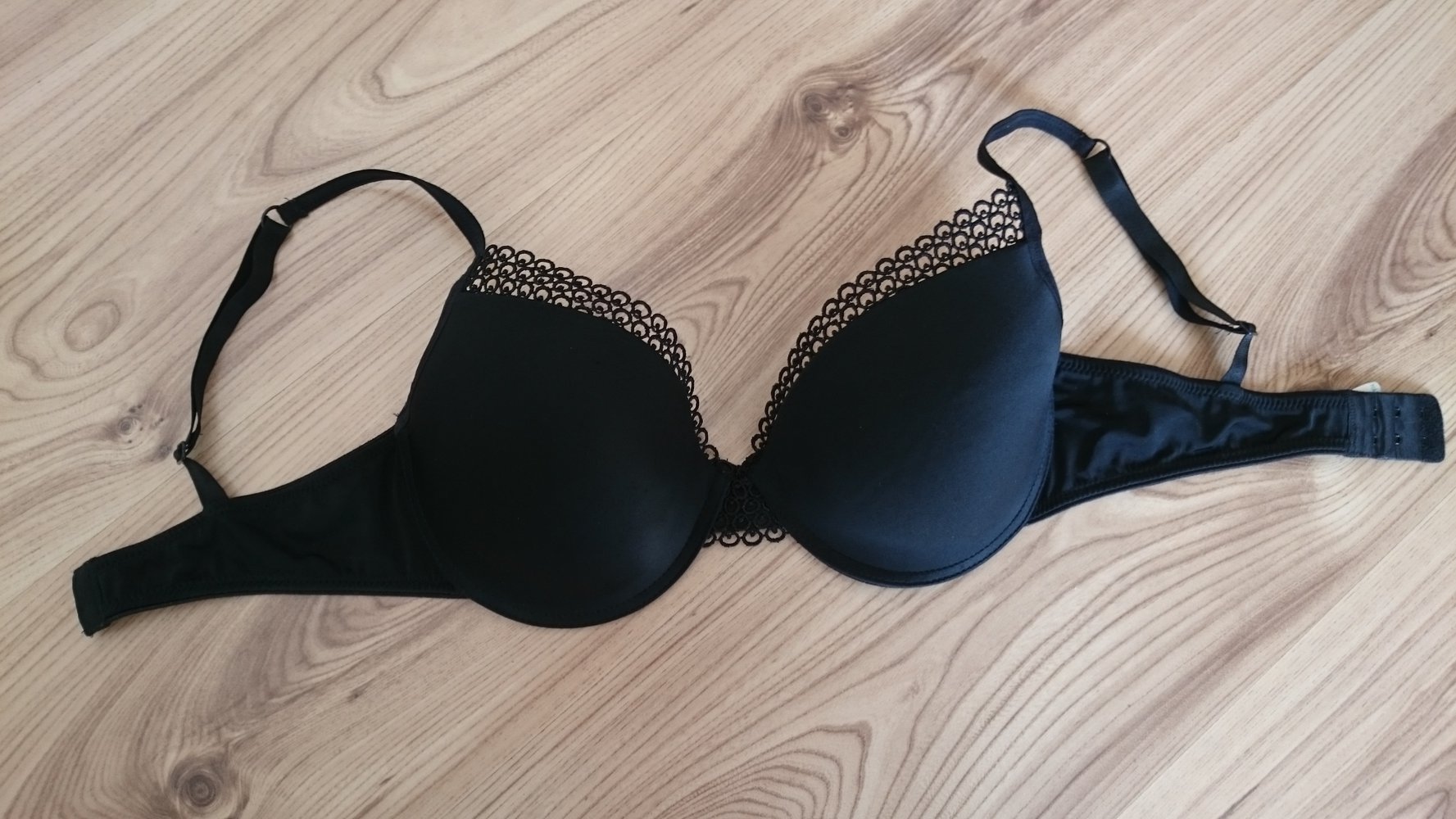 Naturana Push-up Schalen-BH mit Spitze