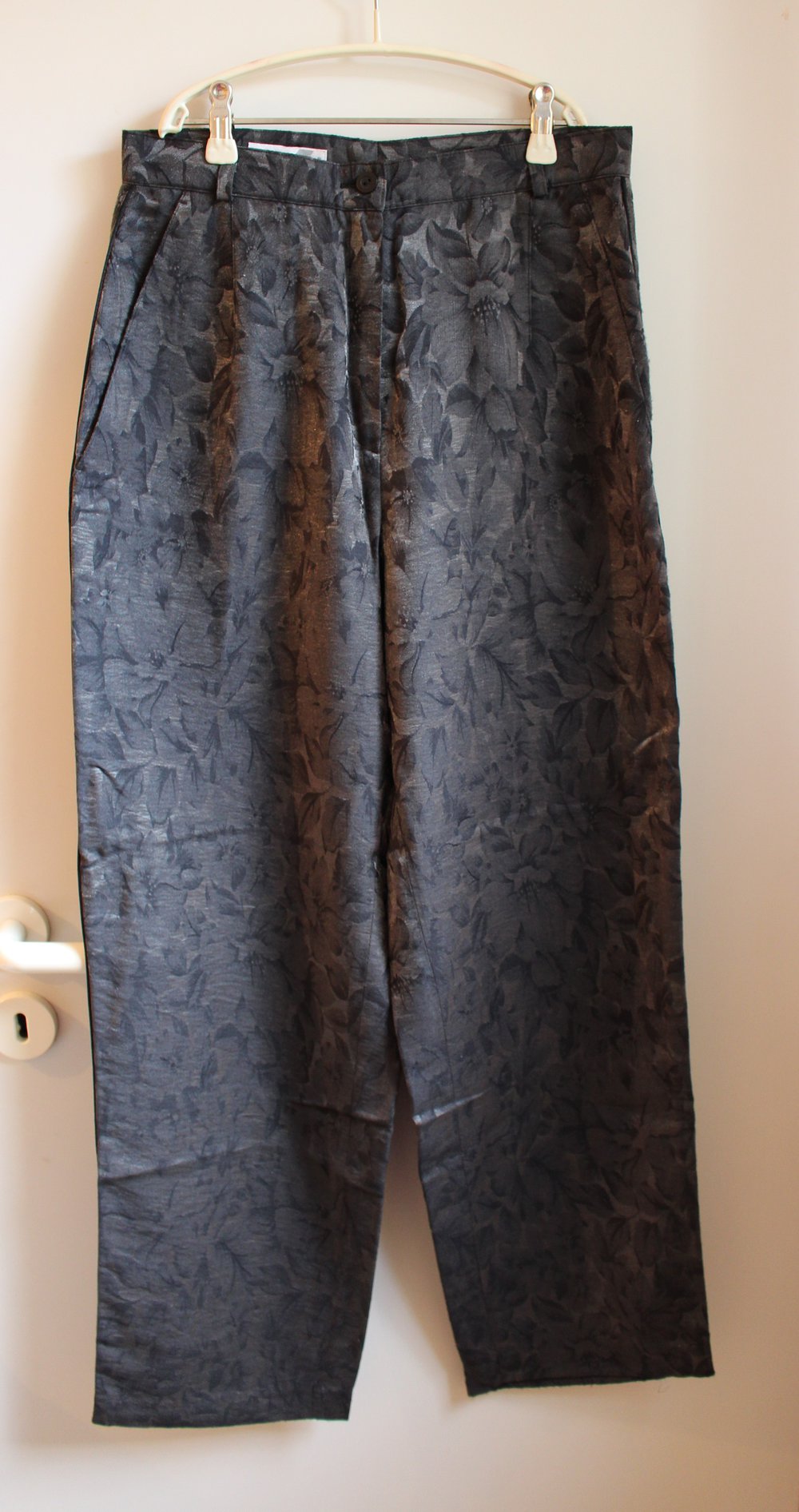 157. Festliche Hose von Michéle, Gr. 38, graphitfarben