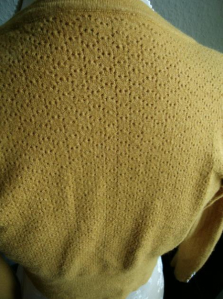 Cardigan Strickjacke kurz mit Lochmuster curry gelb